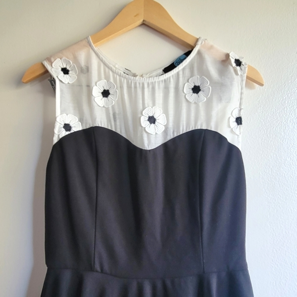 Eva Franco, Sleeveless Oliver Sweetheart Fit & Flare Dress, Black/White,‎ Size 2 - Picture 5 of 9